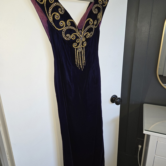 Mike Benet Dresses & Skirts - Vintage Mike Benet Backless Purple Velvet Dress with Gold Beaded Accents